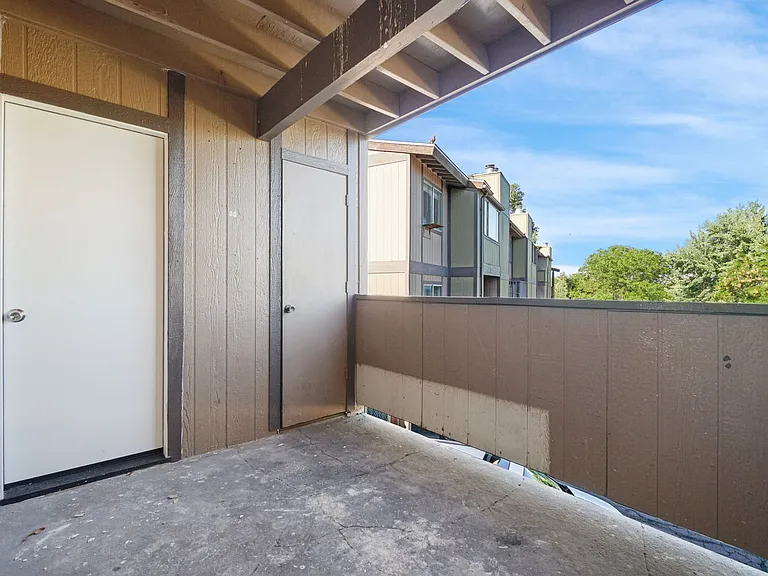 2085 Highview Ct — Photo 19