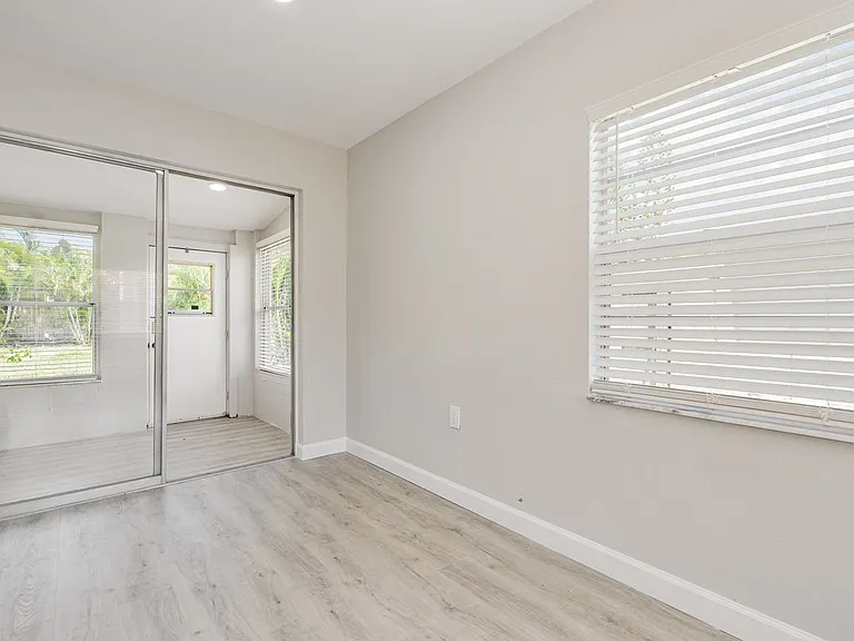 122 Niemira Ave — Photo 13