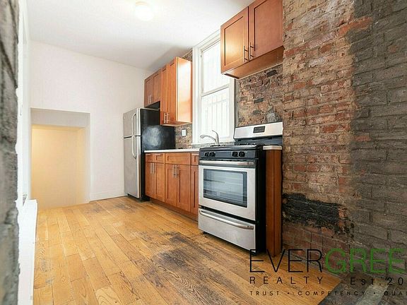 2nd image of 138 Manhattan Ave APT 2