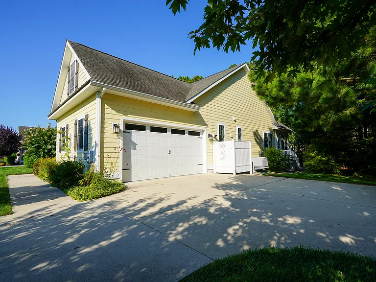 23370 Horse Island Rd — Photo 2