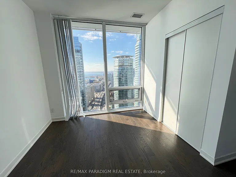 100 Harbour St #6002 — Photo 9