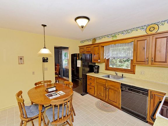 5th image of 20 Robinson Rd