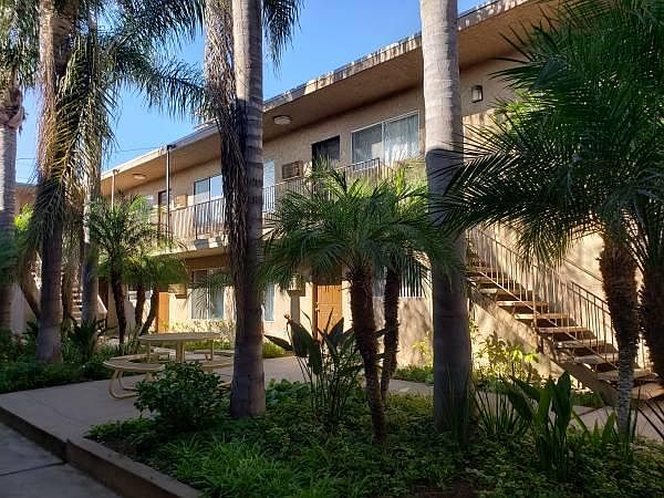 1st image of 5325 Agnes Ave #3