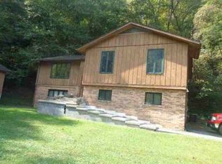 1075 Marine Dr, Oakwood, VA 24631