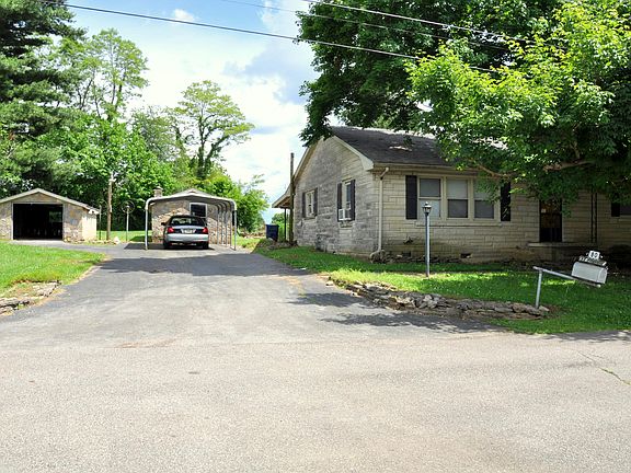 4th image of 80 Roberts St