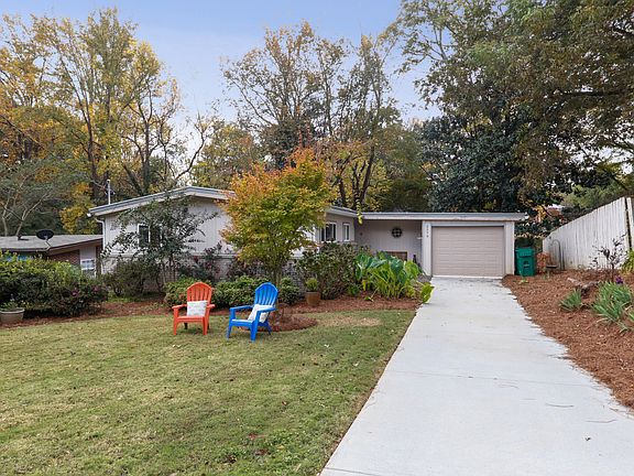 2nd image of 2579 McClave Dr