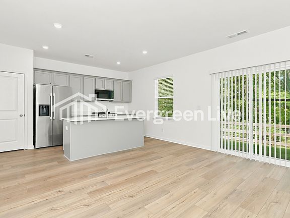 4th image of 67 Sea Grove Dr