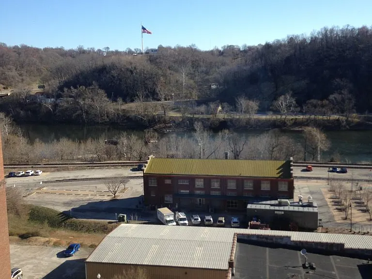 River Lofts West — Photo 15
