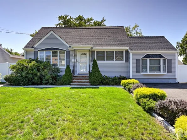 112 Madison Dr, South Plainfield, NJ 07080