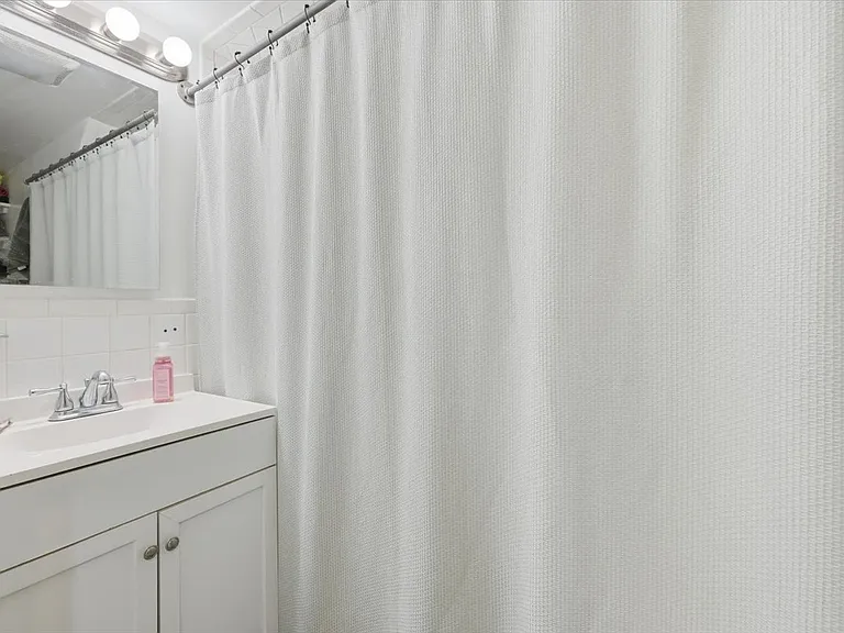 39 Waverly St #1 — Photo 10