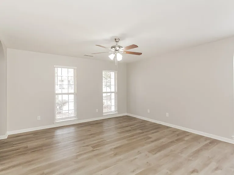 211 Winding Canyon Dr — Photo 6