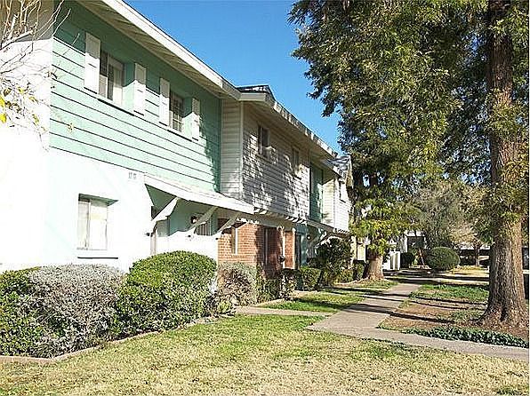 This unit is on the end!