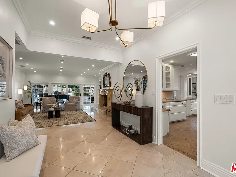 9023 Alto Cedro Dr — Photo 16