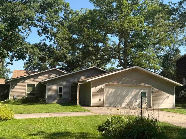 W723 Oak Shore Dr, Fall River, WI 53932