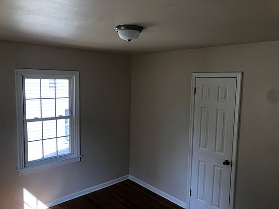 4th image of 1423 Louise St SE