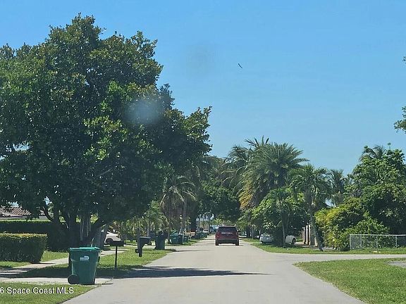 5th image of 6240 NW 112th Ter