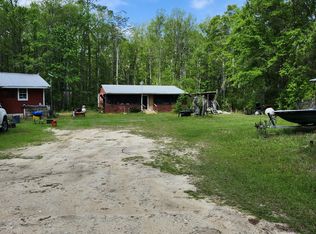 402 Smokehouse Lake Rd, Ponce De Leon, FL 32455