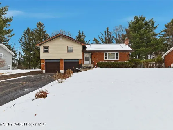 8 Louise Drive, Latham, NY 12110