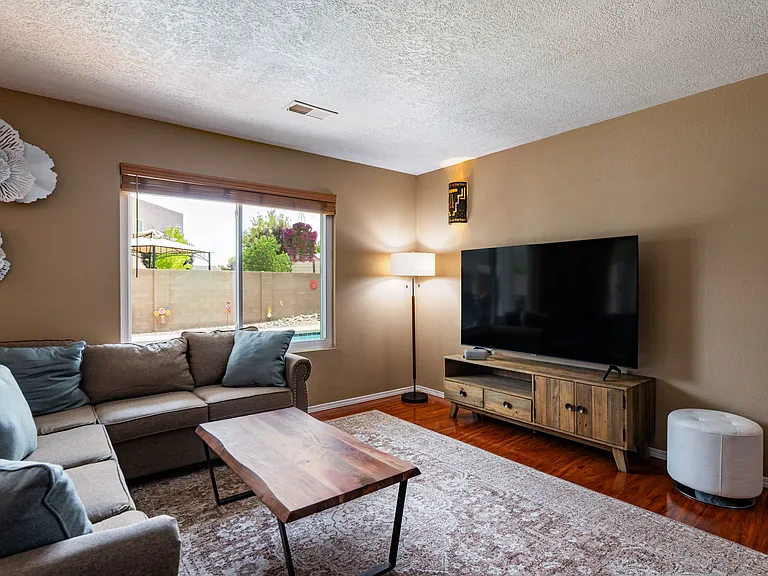 1500 Villa Del Valle NE — Photo 12