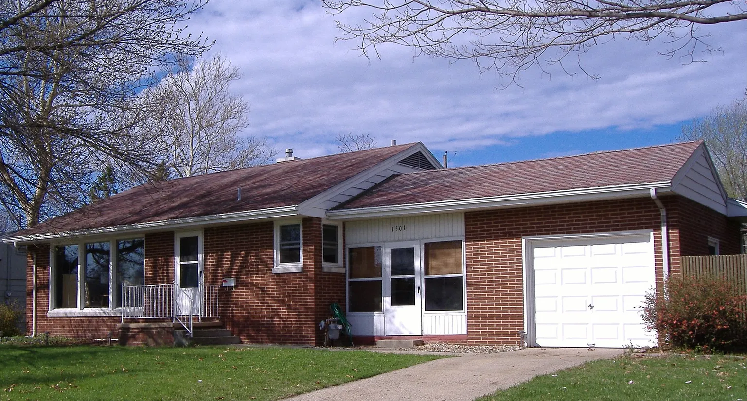 1501 S Anderson St photo 1