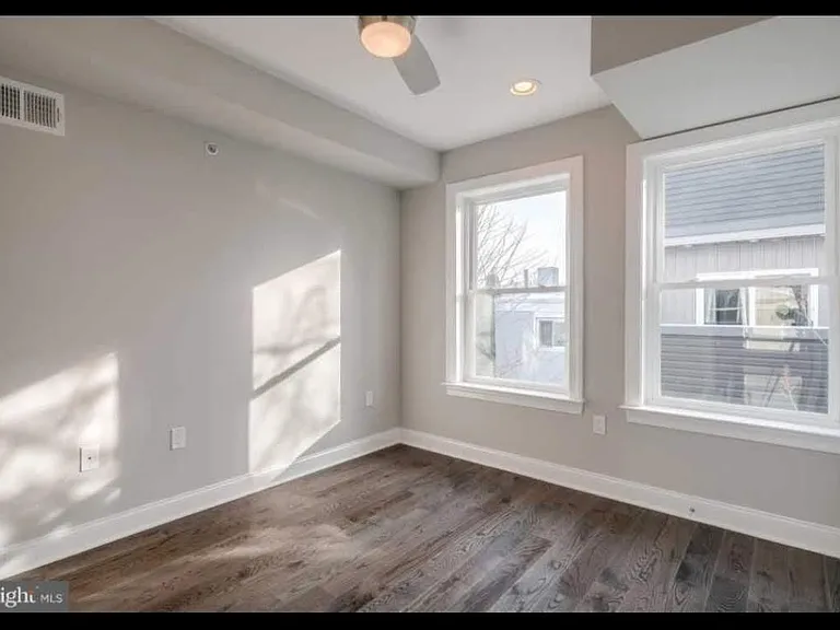 1529 S Lambert St — Photo 6