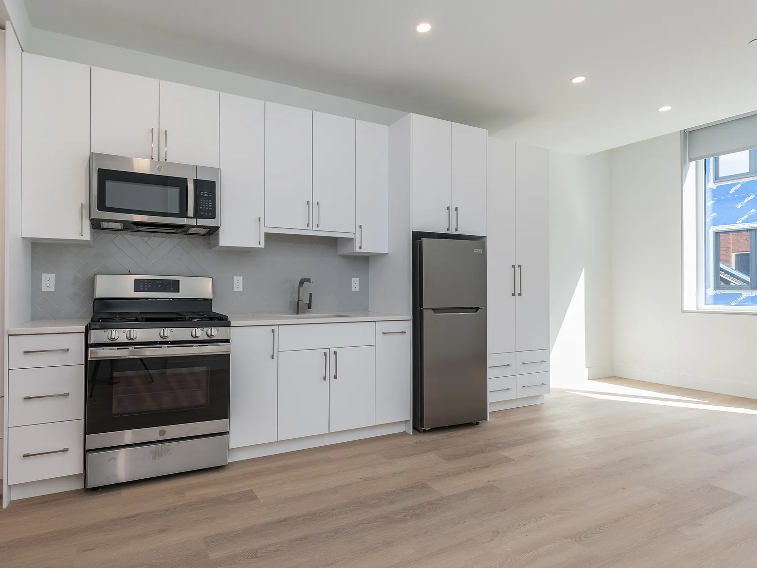 Studio, 397 sqft, $2,200 — Photo 1