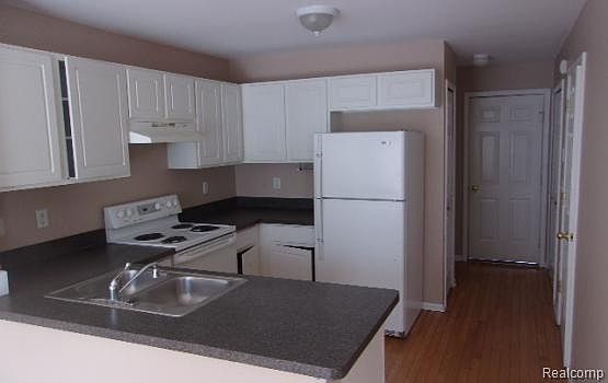 2nd image of 17493 Gateway Cir #1