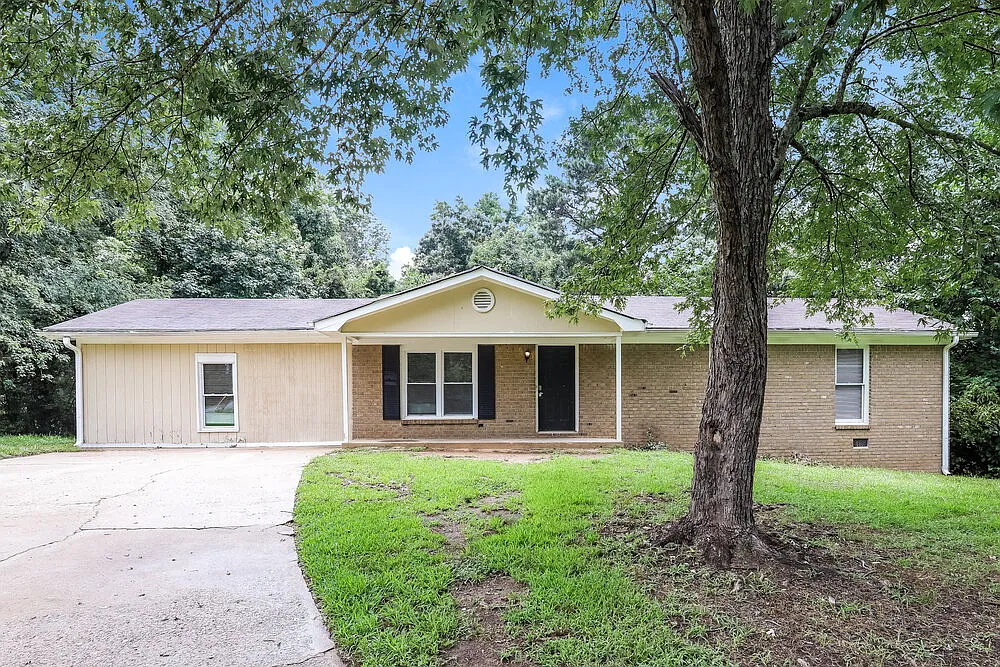 3 bed, 1.5 bath, 1620 sqft, $1,510 — Photo 1