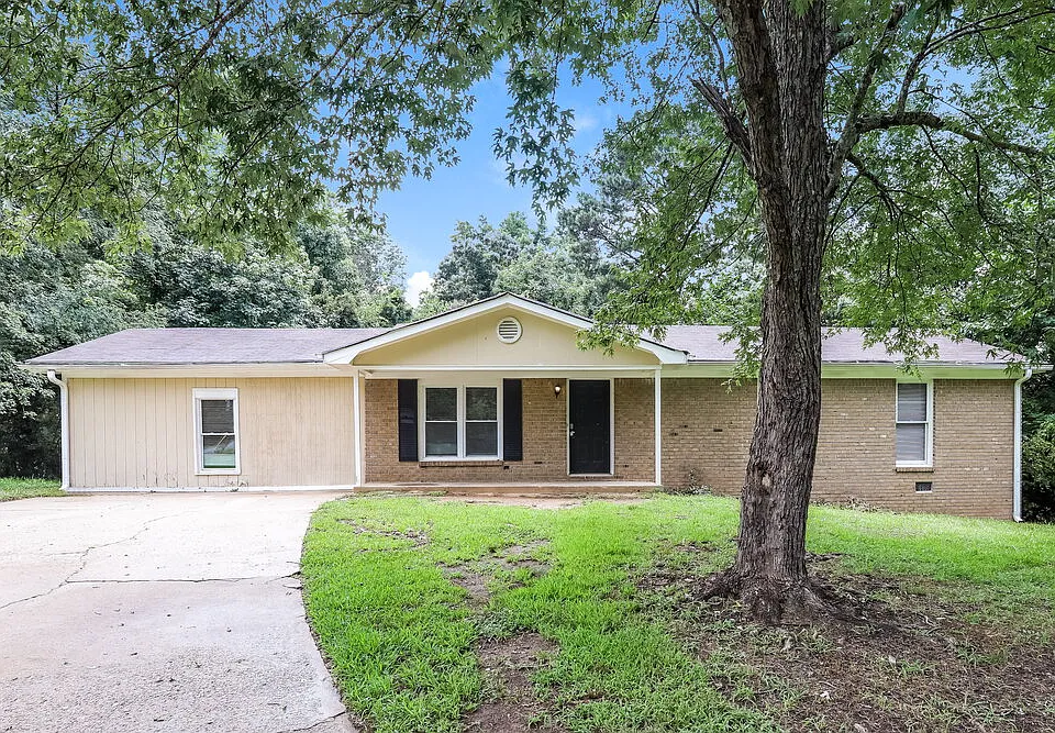 1338 W Stoneybrook Dr