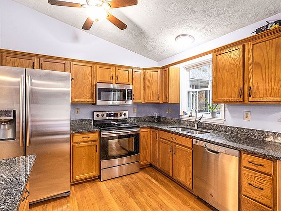 5th image of 11415 Woodland View Dr