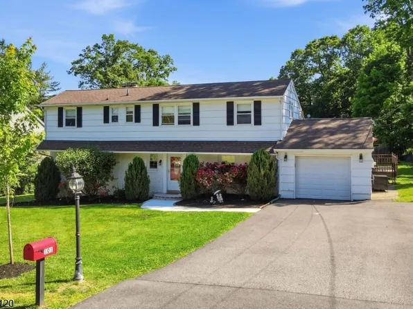 101 Walnut St, Oakland Boro, NJ 07436