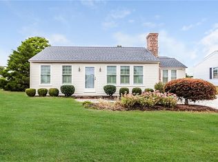56 E Shore Rd, Narragansett, RI 02882