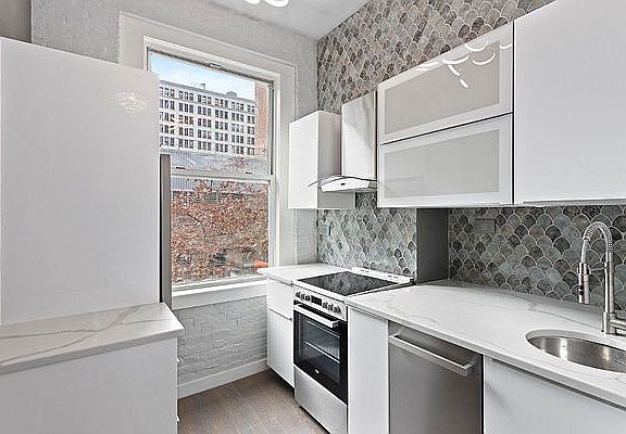 2nd image of 305 W 20th St APT 4A