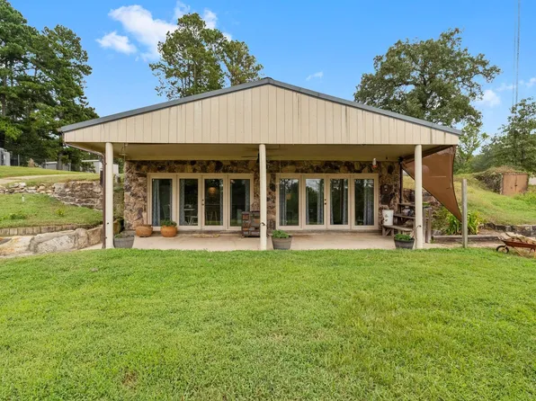 18 Arrowhead Dr, Huntsville, TX 77320