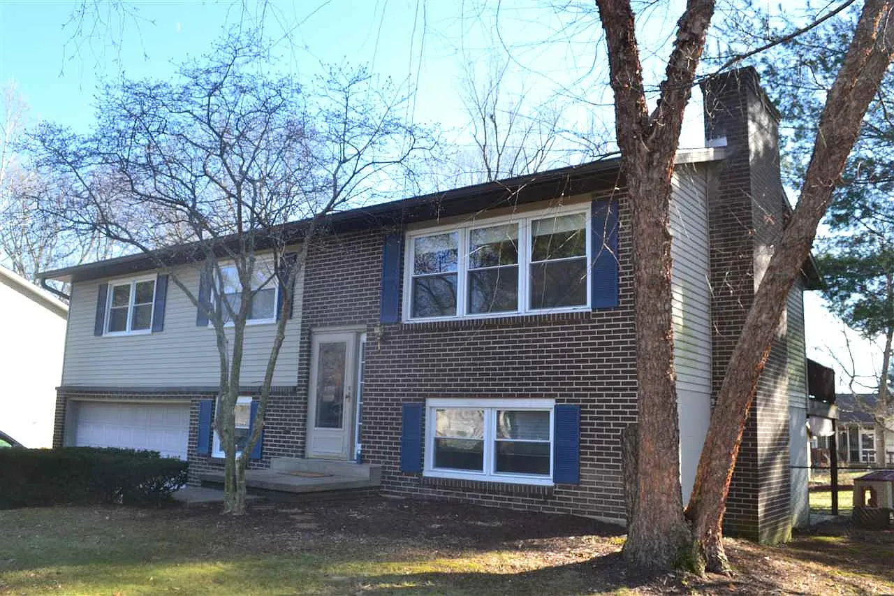 1302 E Elliston Dr photo 1
