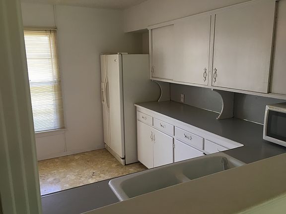 5th image of 2611 Fairway Dr