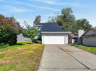 8007 Alpine Dr, Urbandale, IA 50322