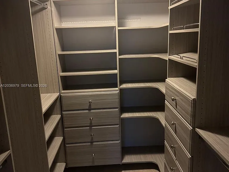 9500 W Bay Harbor Dr #6C — Photo 8