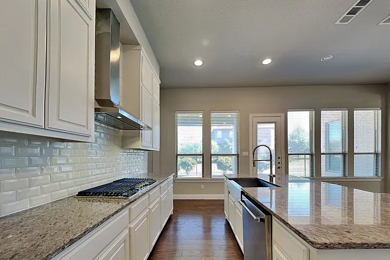3 bed, 2.5 bath, 2868 sqft, $3,450 — Photo 4