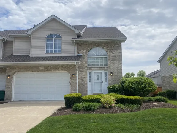 12793 Marian Dr, Lemont, IL 60439