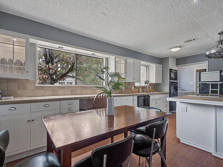 1600 Cindy Ct — Photo 7