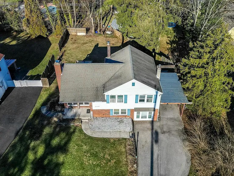 3019 N Wales Rd — Photo 1
