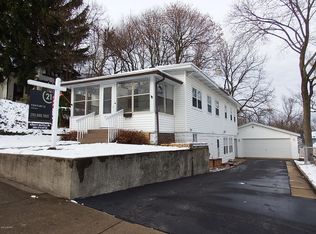 1304 Summit Ave, Kalamazoo, MI 49006