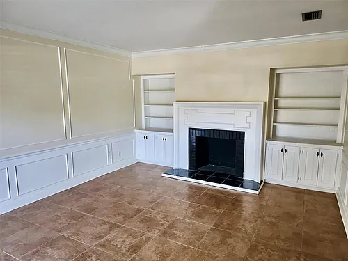 3913 Northampton Way Photo 1