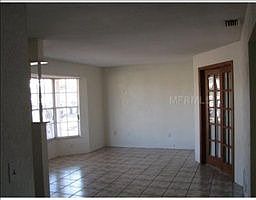 4th image of 974 W Embassy Dr