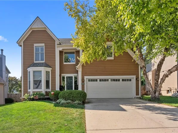 8957 W 125th Ter, Overland Park, KS 66213