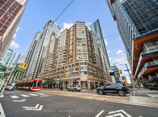 717 Bay St #703, Toronto, ON M5G2J9