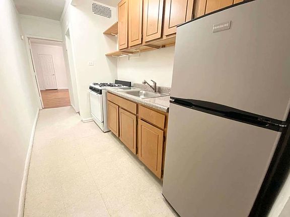 4th image of 6770 Yellowstone Blvd APT 1T