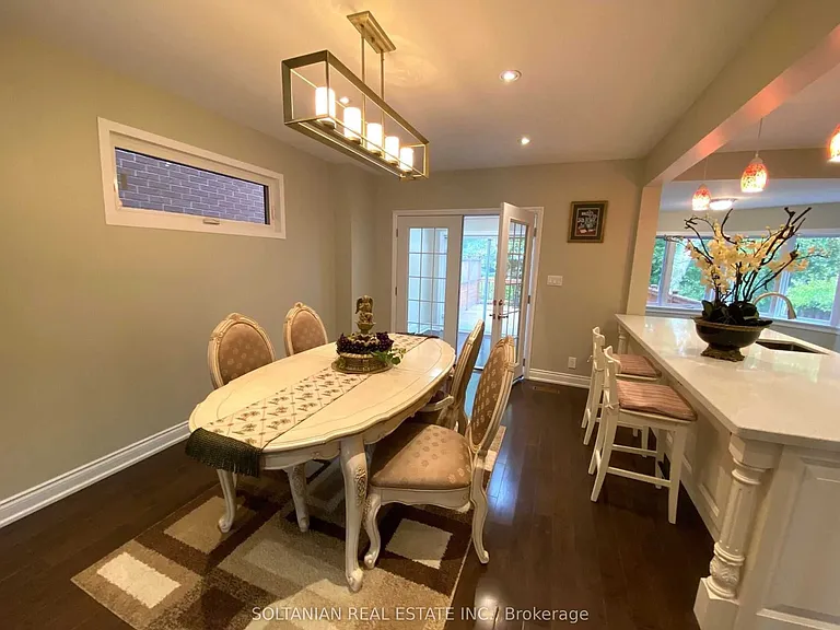 137 Colin Ave — Photo 10