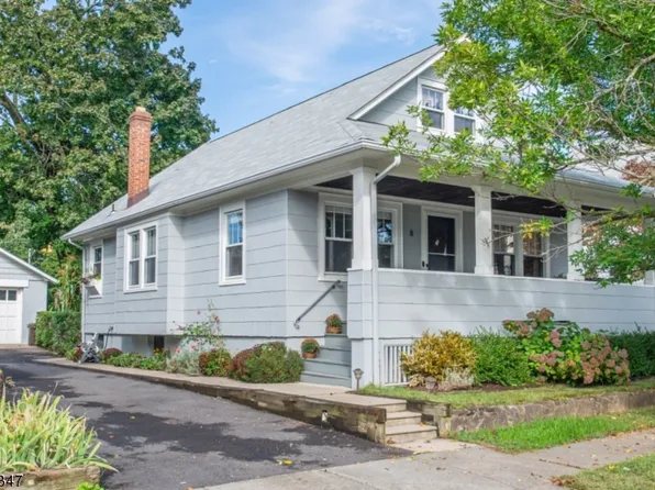8 Heights Ave, Fair Lawn Boro, NJ 07410